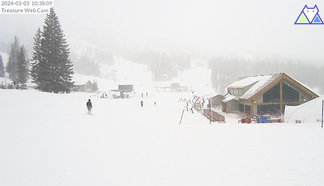 Wolf Creek Ski cam at 10:38am Sunday