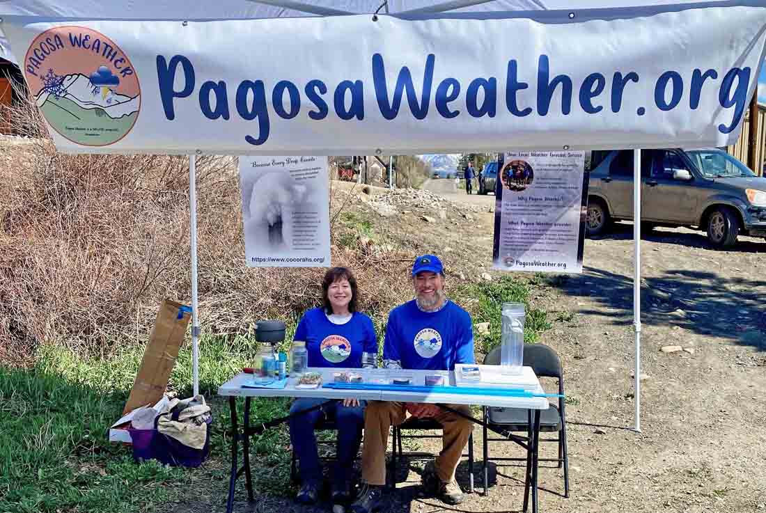 It was great to see so many people at the Earth Day celebration! 
Arleen explained how clouds form and did the “cloud in a jar” demonstration for quite a few kids.  Those youngsters are sharp – maybe future meteorologists?!