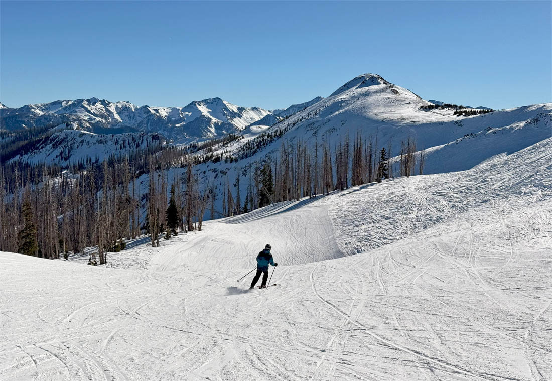 Empty slopes, great weather, and fun groomed runs up at Wolf Creek – pic taken 12/6/2024